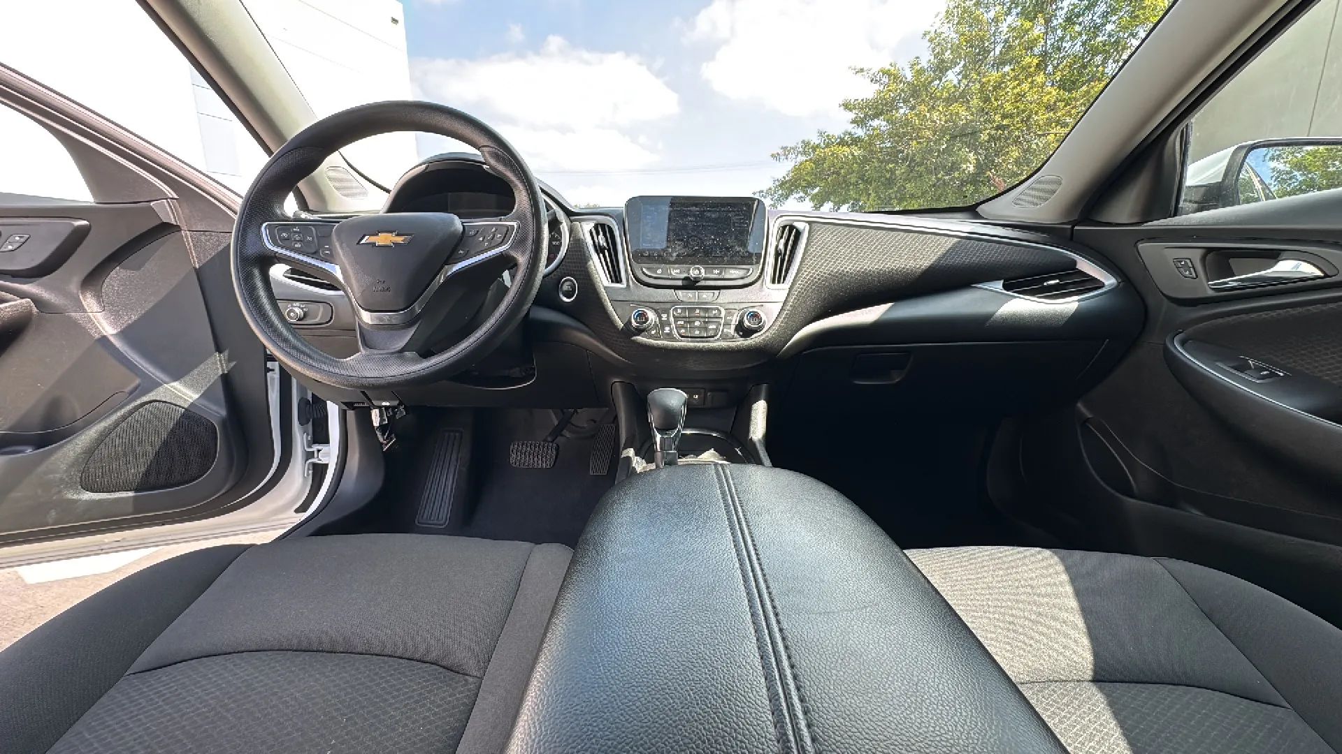 2023 Chevrolet Malibu 1LT - Photo 14