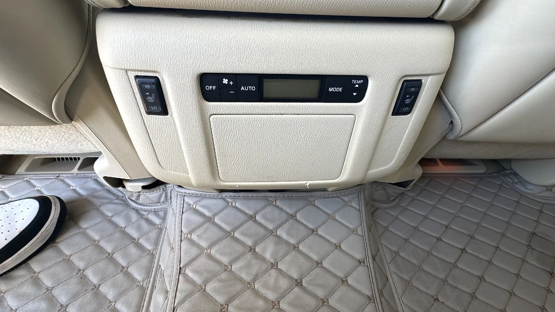 2014 INFINITI QX80 Base - Photo 17