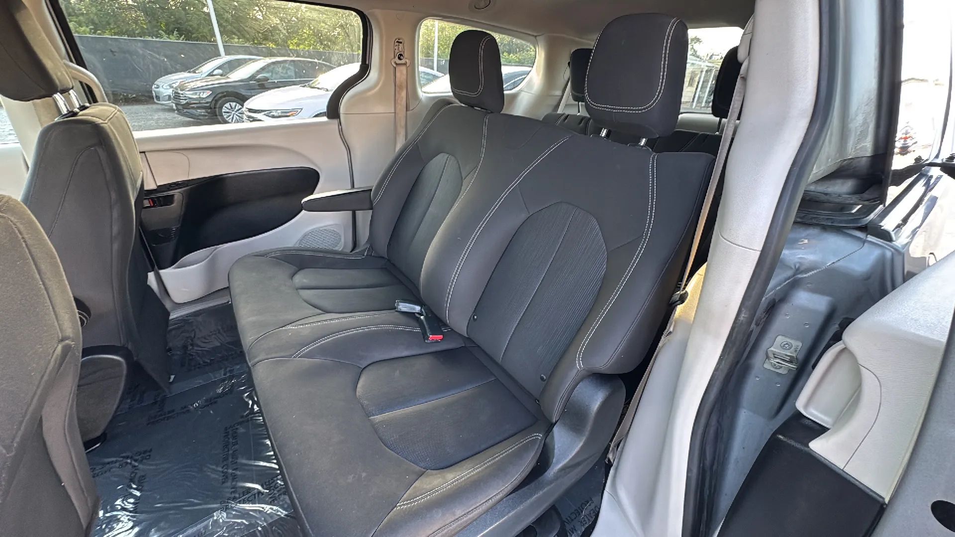 2021 Chrysler Voyager L - Photo 11