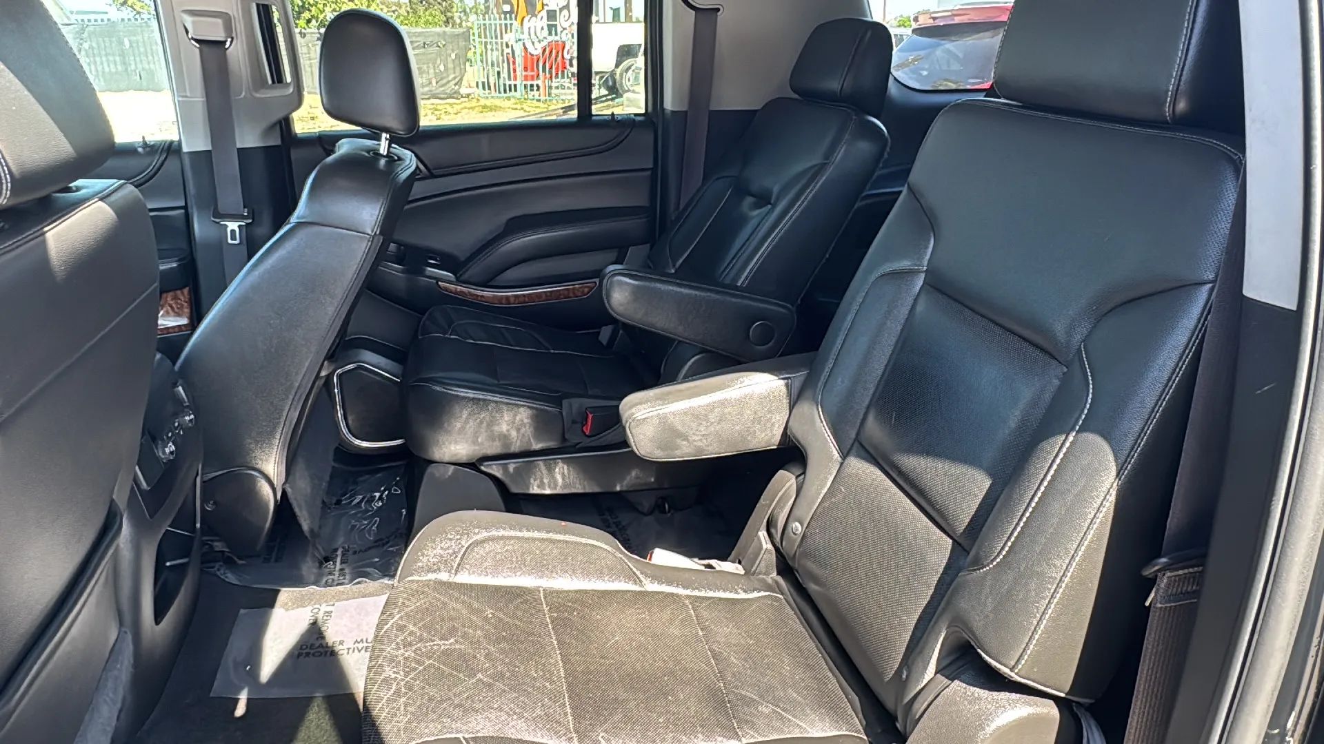 2017 Chevrolet Suburban Premier - Photo 11