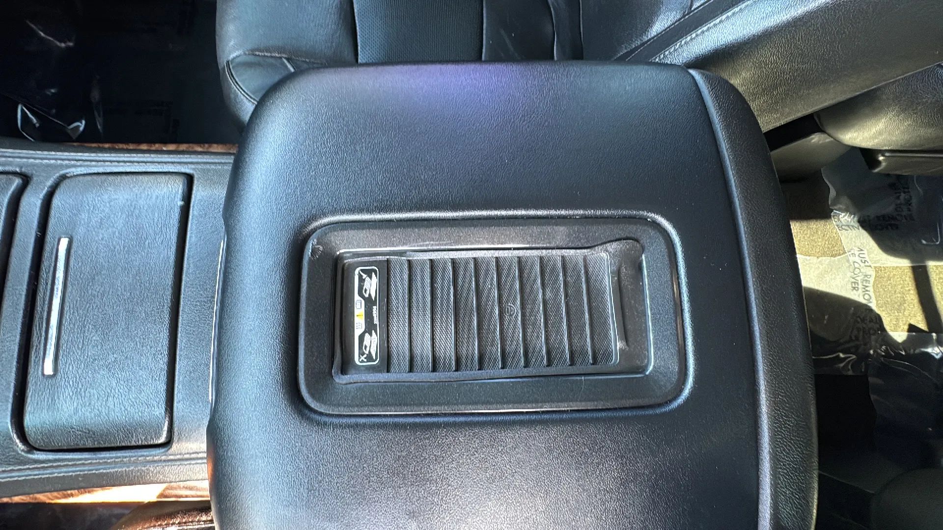 2017 Chevrolet Suburban Premier - Photo 17