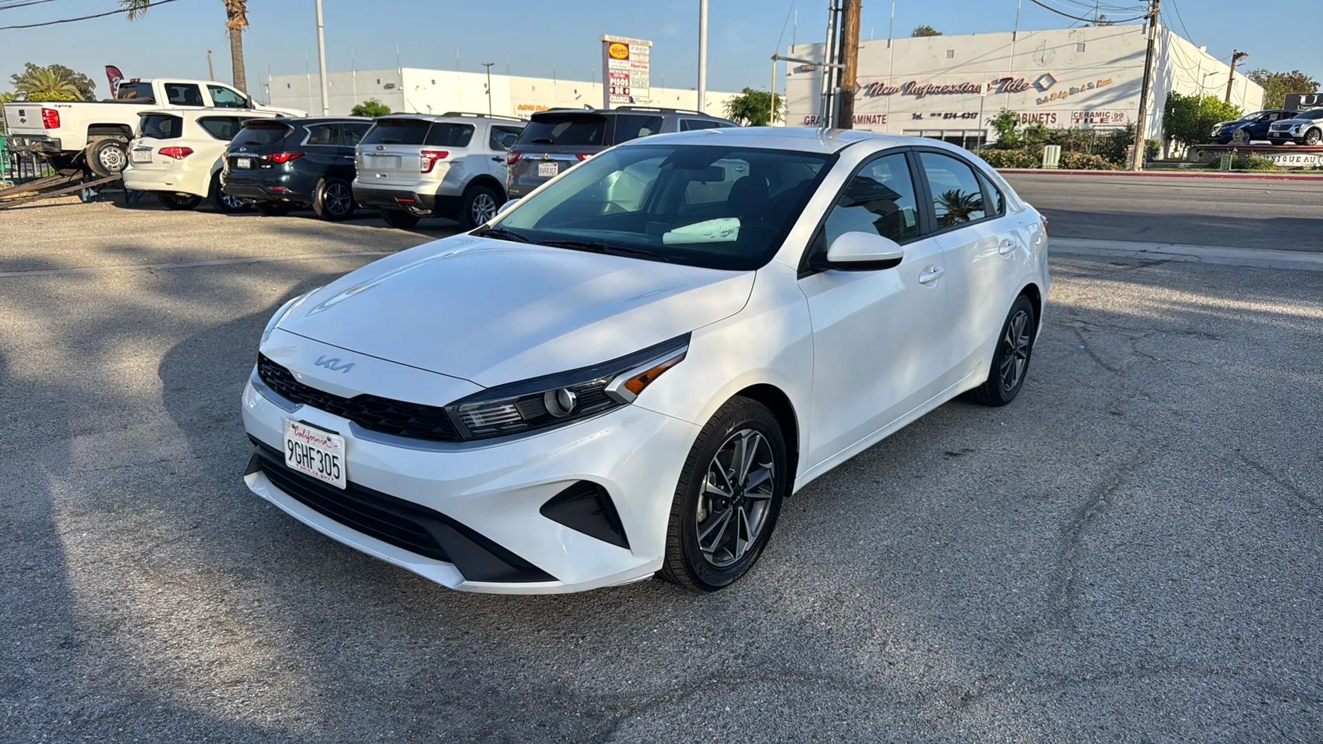 2023 Kia Forte LXS AT's photo