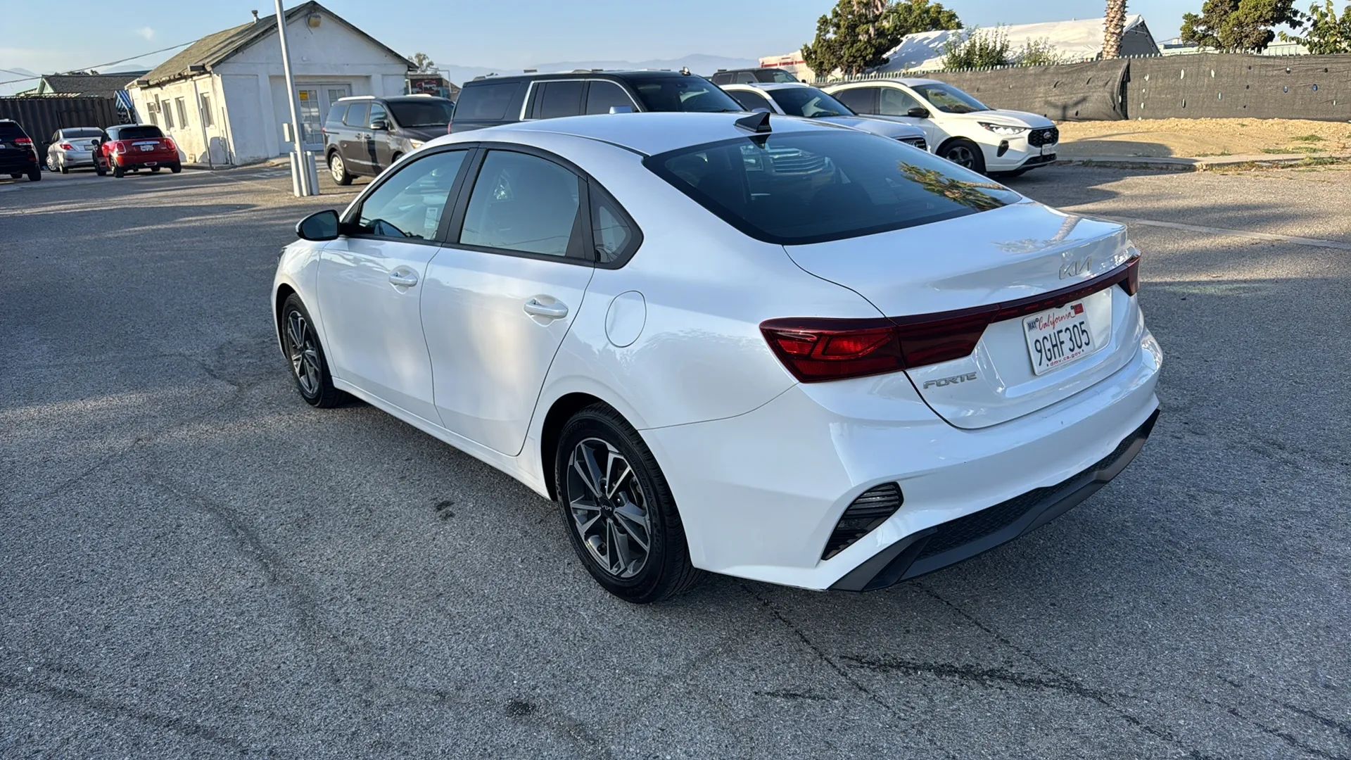 2023 Kia Forte LXS - Photo 8