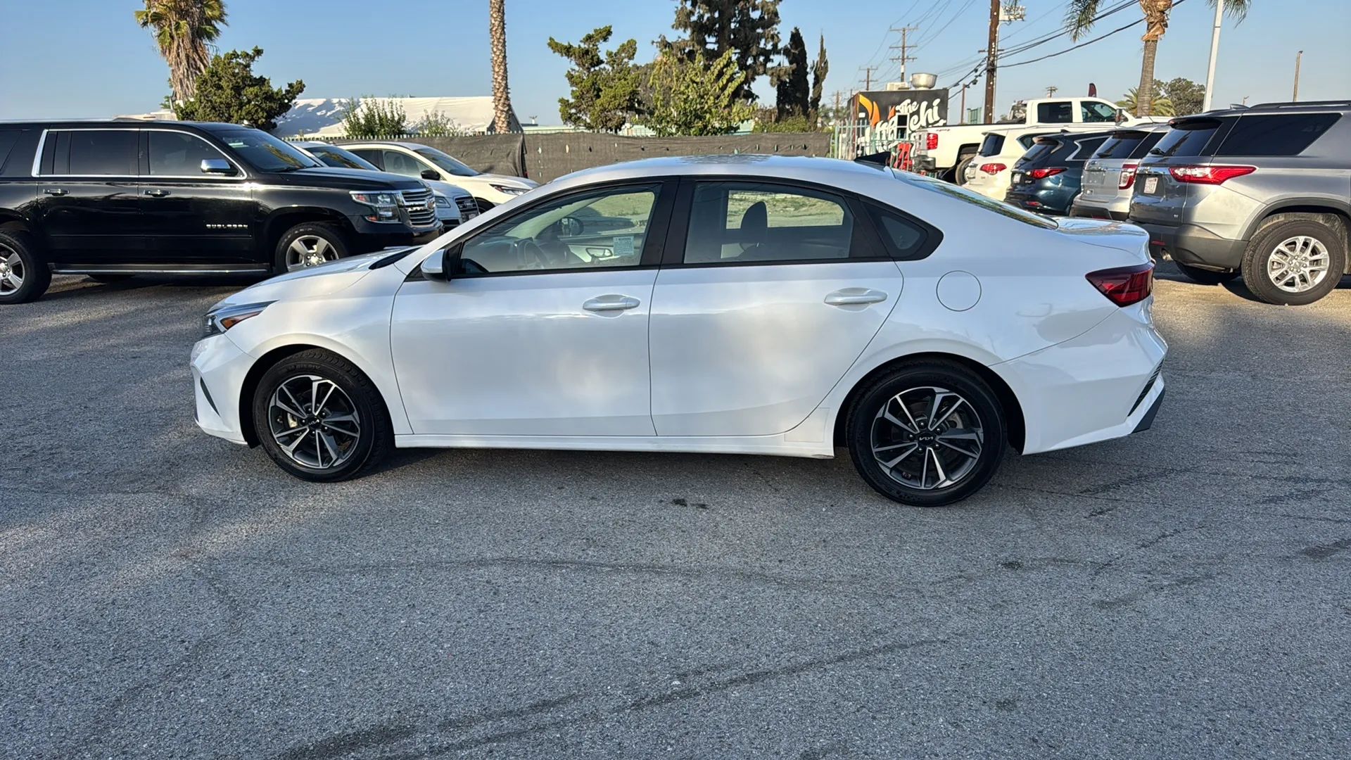 2023 Kia Forte LXS - Photo 9