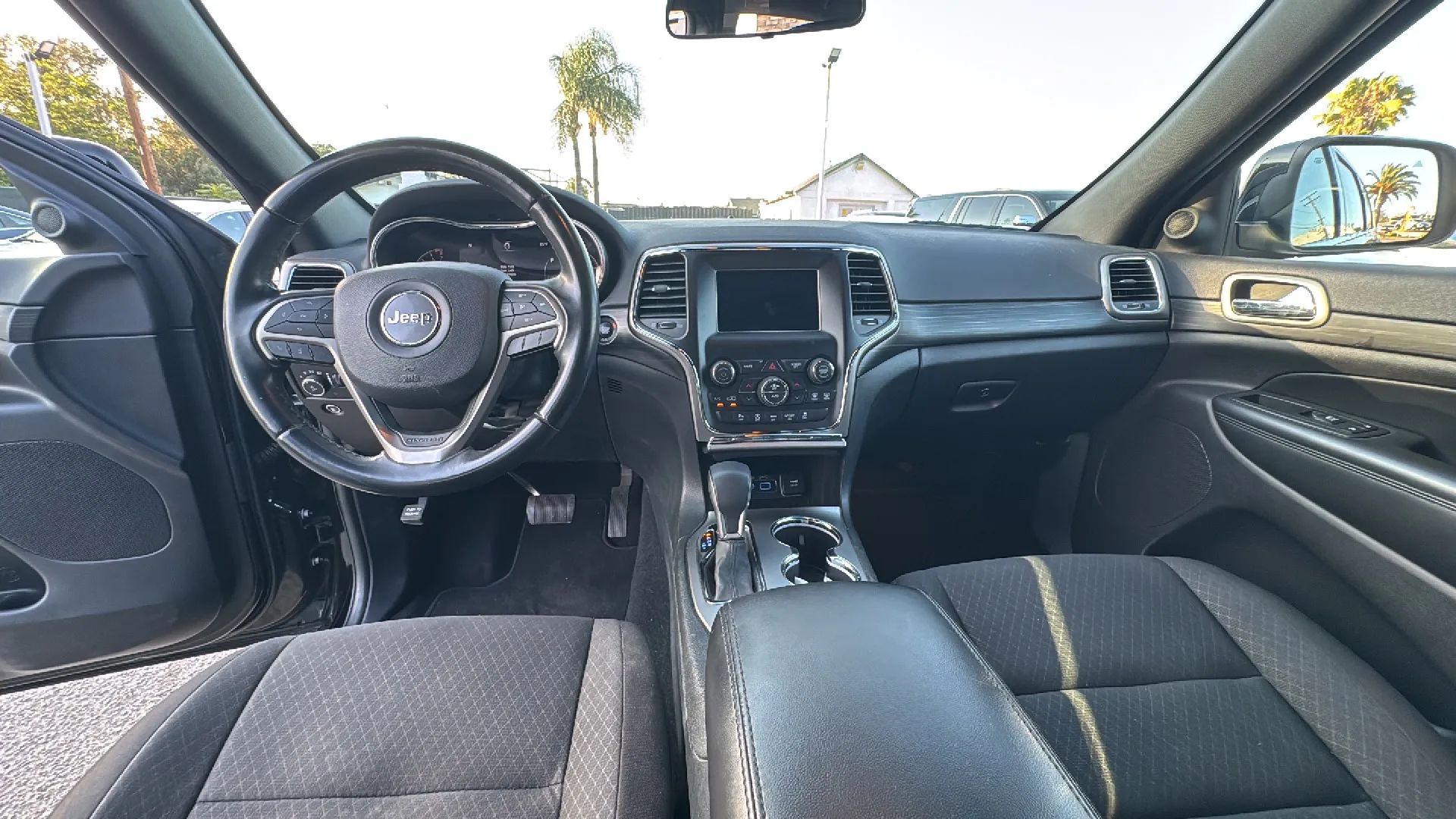 2019 Jeep Grand Cherokee Laredo E - Photo 15